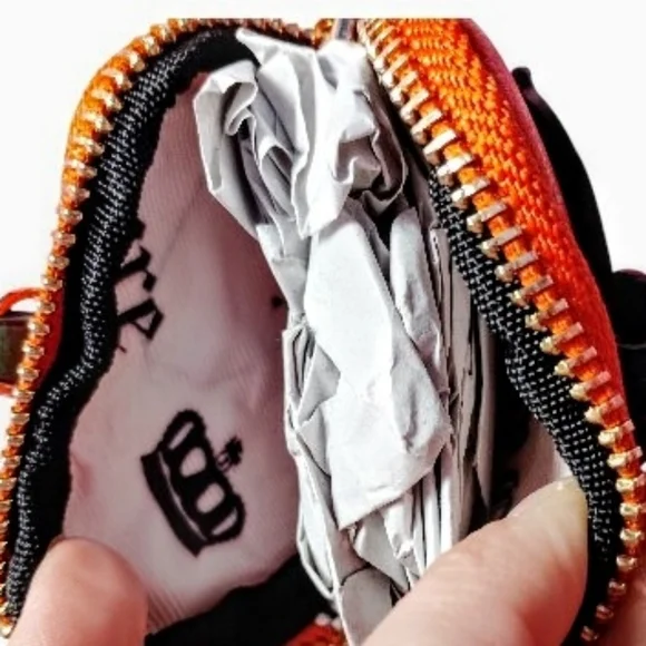 ❤️*Juicy Couture* RED Strawberry🍓Pouch KEYCHAIN with BLACK RHINESTONES🖤💚 - Picture 3 of 6